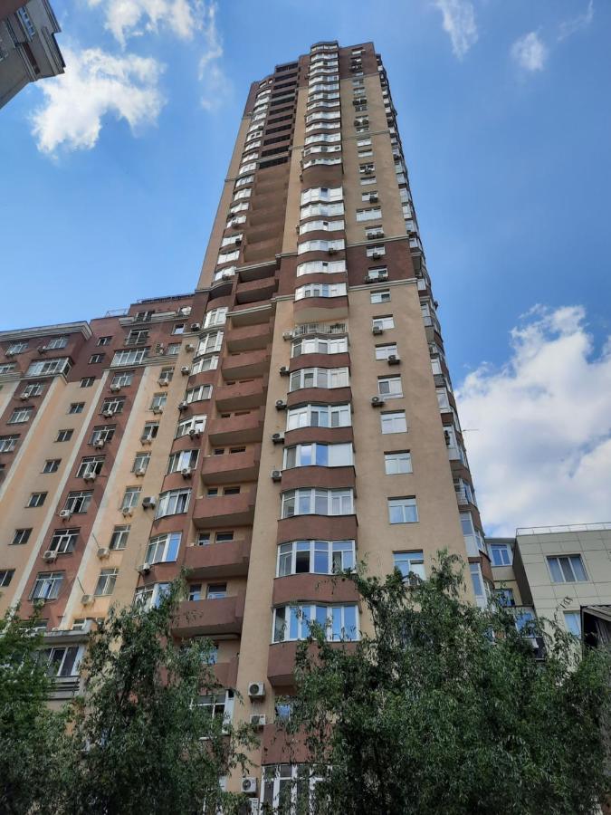 Appartement Прекрасная Комфортная Квартира В Центре Киева Рядом С Жд Вокзалом Метро Вокзальная И Университет Extérieur photo